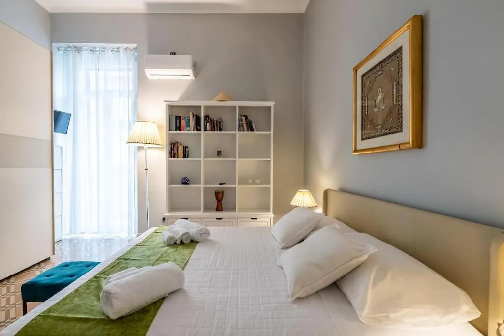 Dea - Boutique Loft In The City Center Bari 0*,  Italia